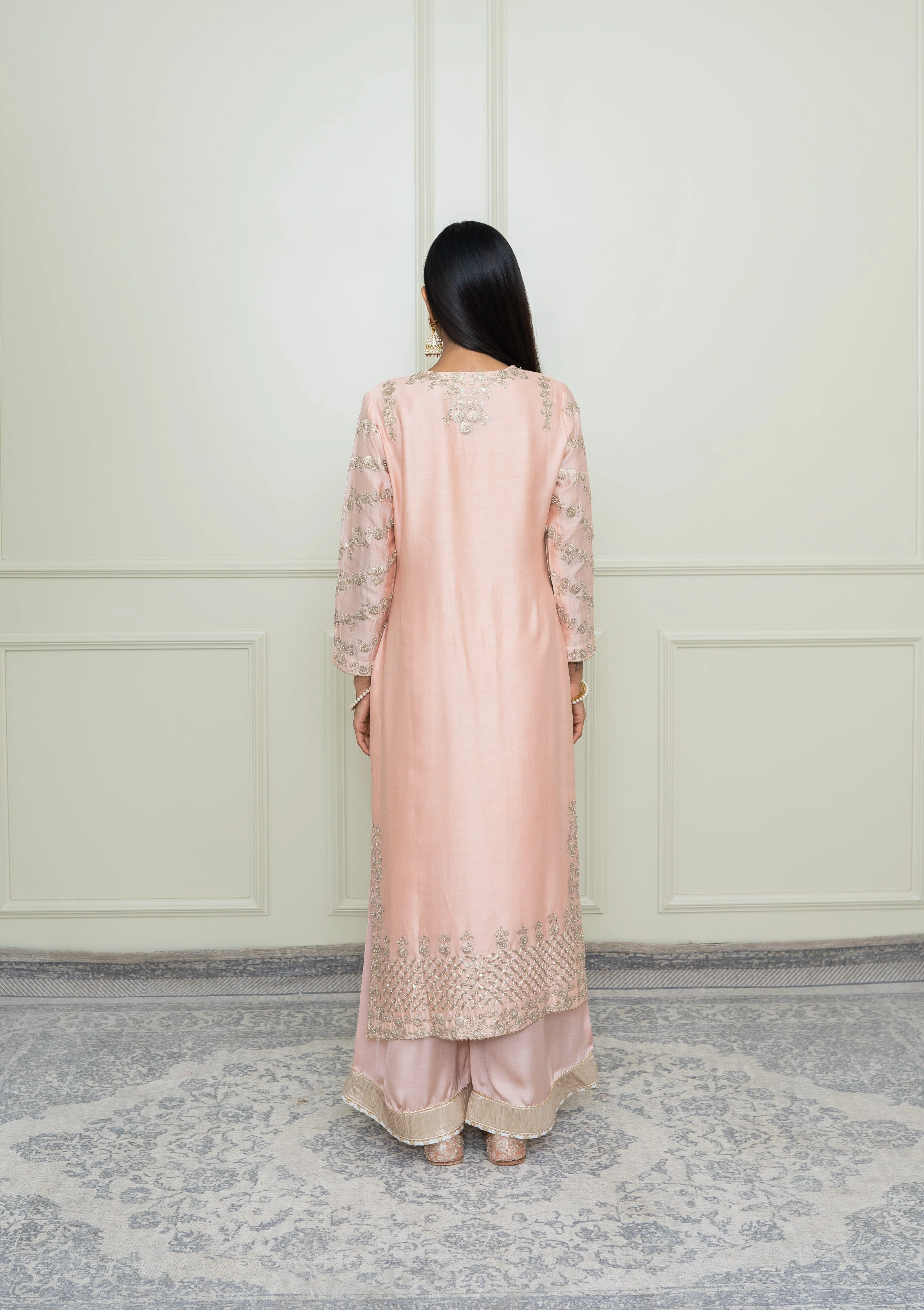 Aarvi- Pearl Pink Tilla Embroidered Kurta Set - Image 3