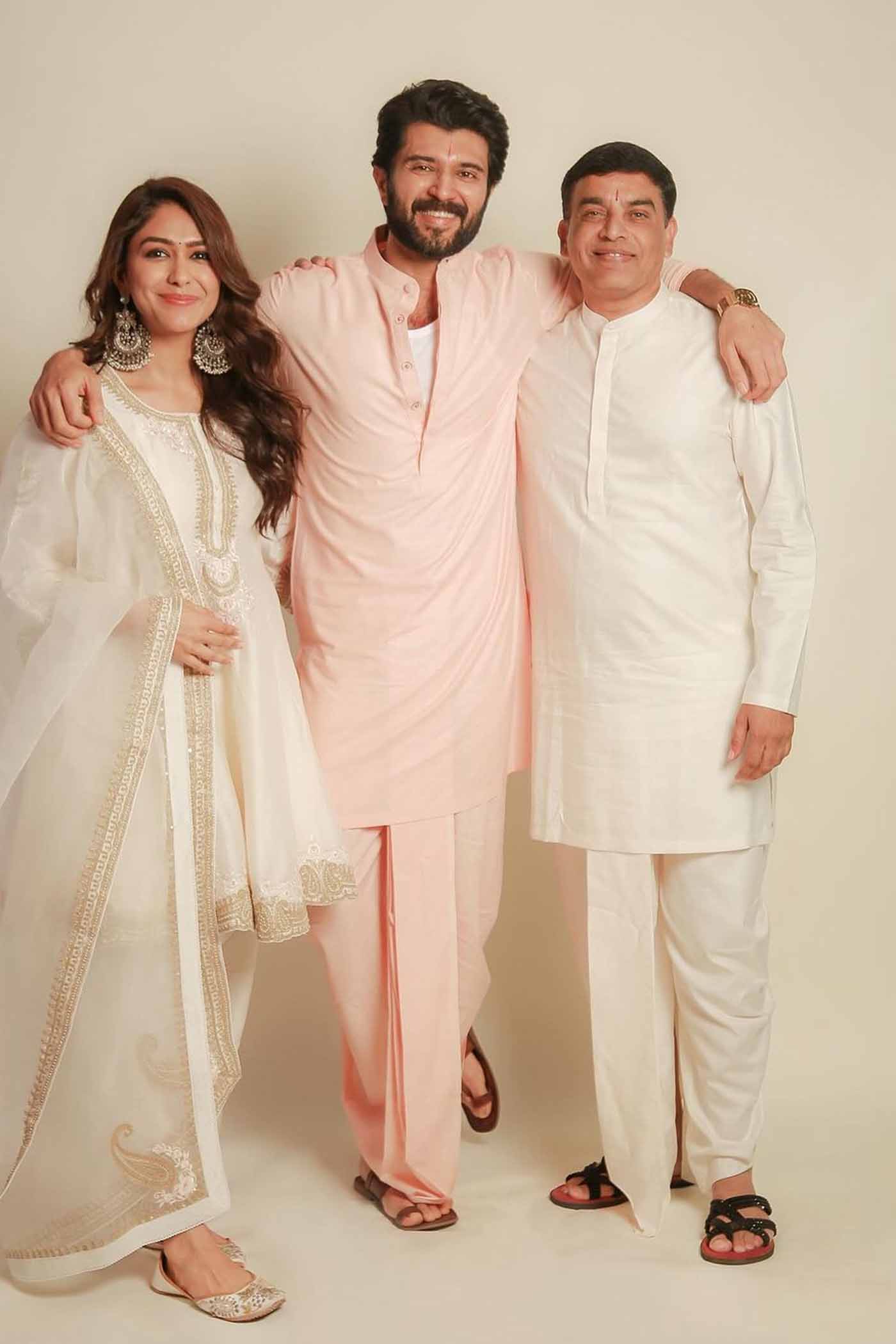 Mrunal Thakur in Faria - Daisy Ivory Short Anarkali with Chooridaar and Dupatta - Image 7