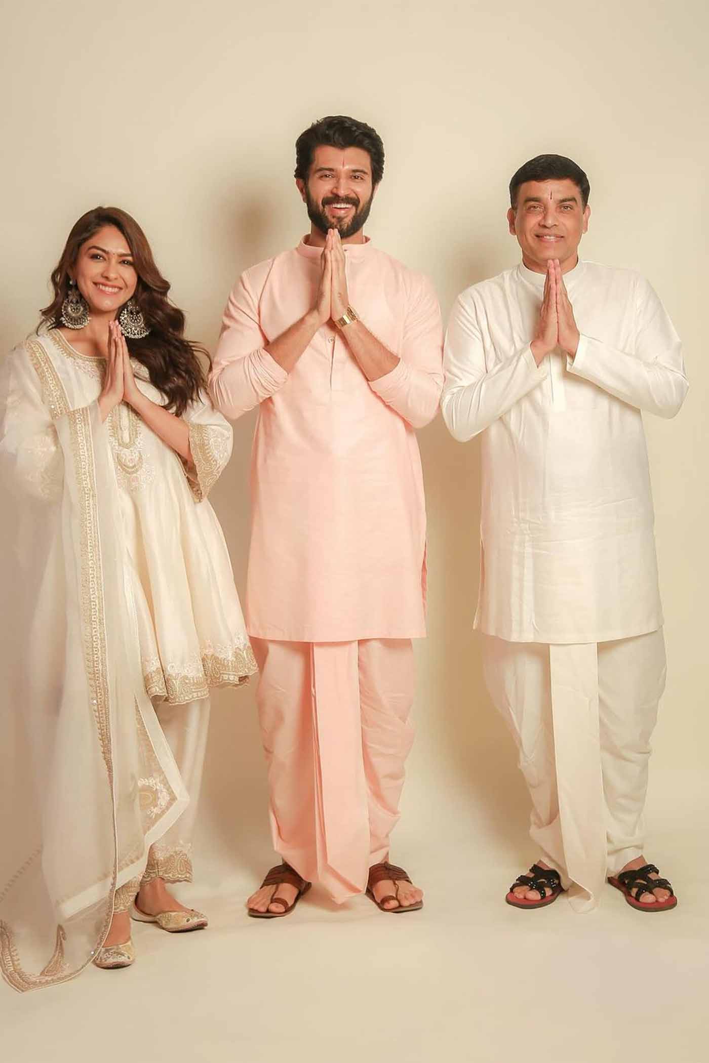 Mrunal Thakur in Faria - Daisy Ivory Short Anarkali with Chooridaar and Dupatta - Image 8