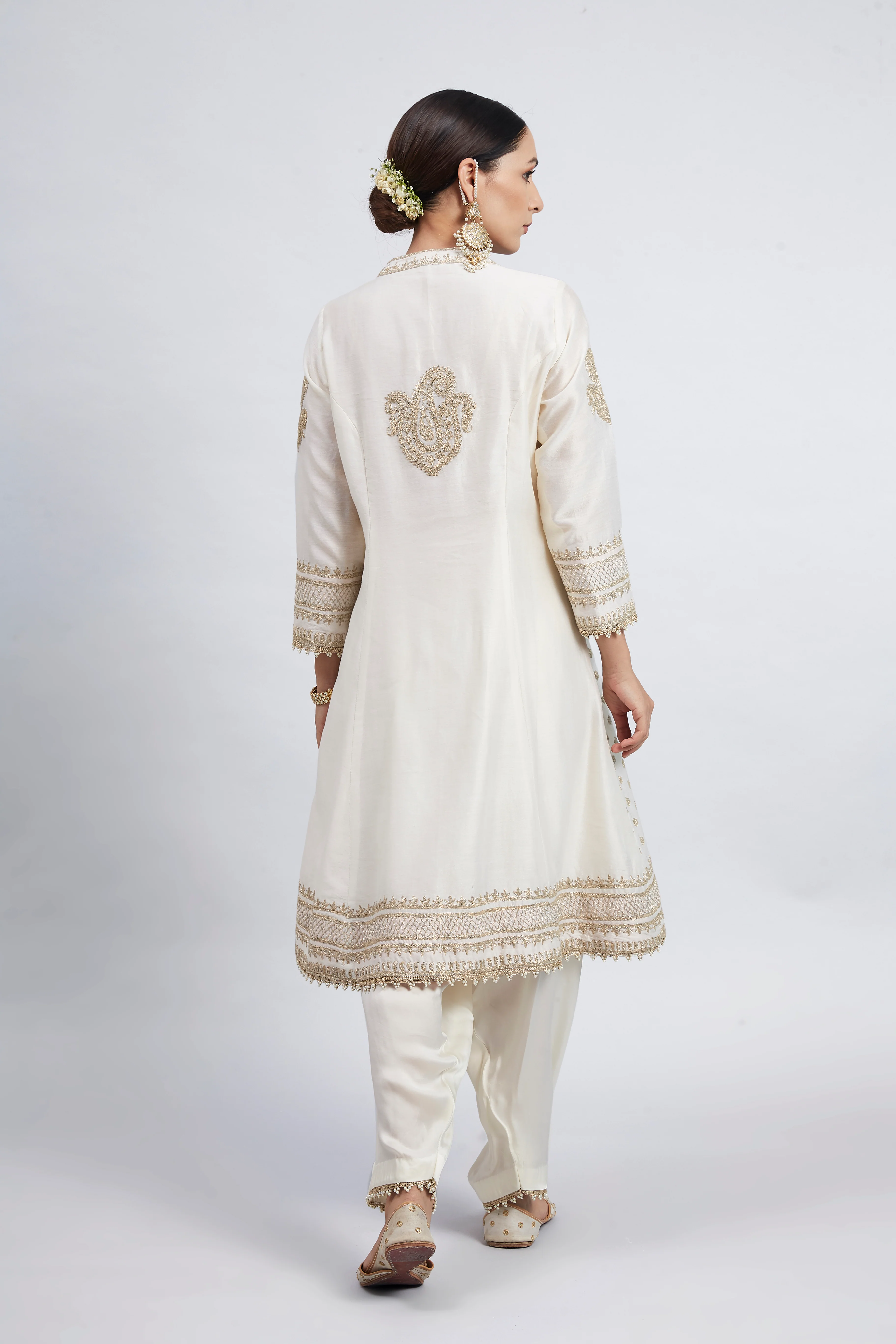 Naazira- Daisy Ivory Tilla Embroidered Kurta Set - Image 7