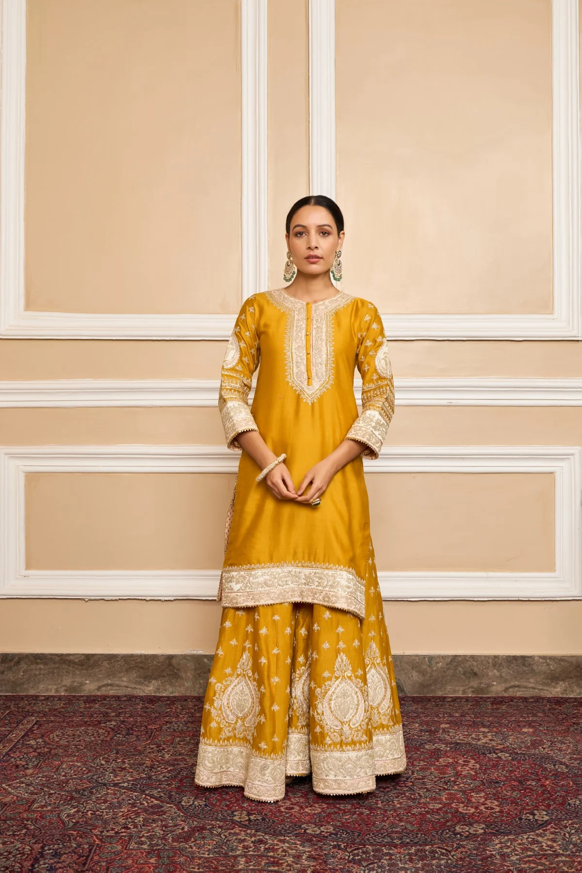 Aashi Wadhwa In RAINA - Glaze Mustard SHORT KURTA WITH SHARARA AND ODHNI - Image 4