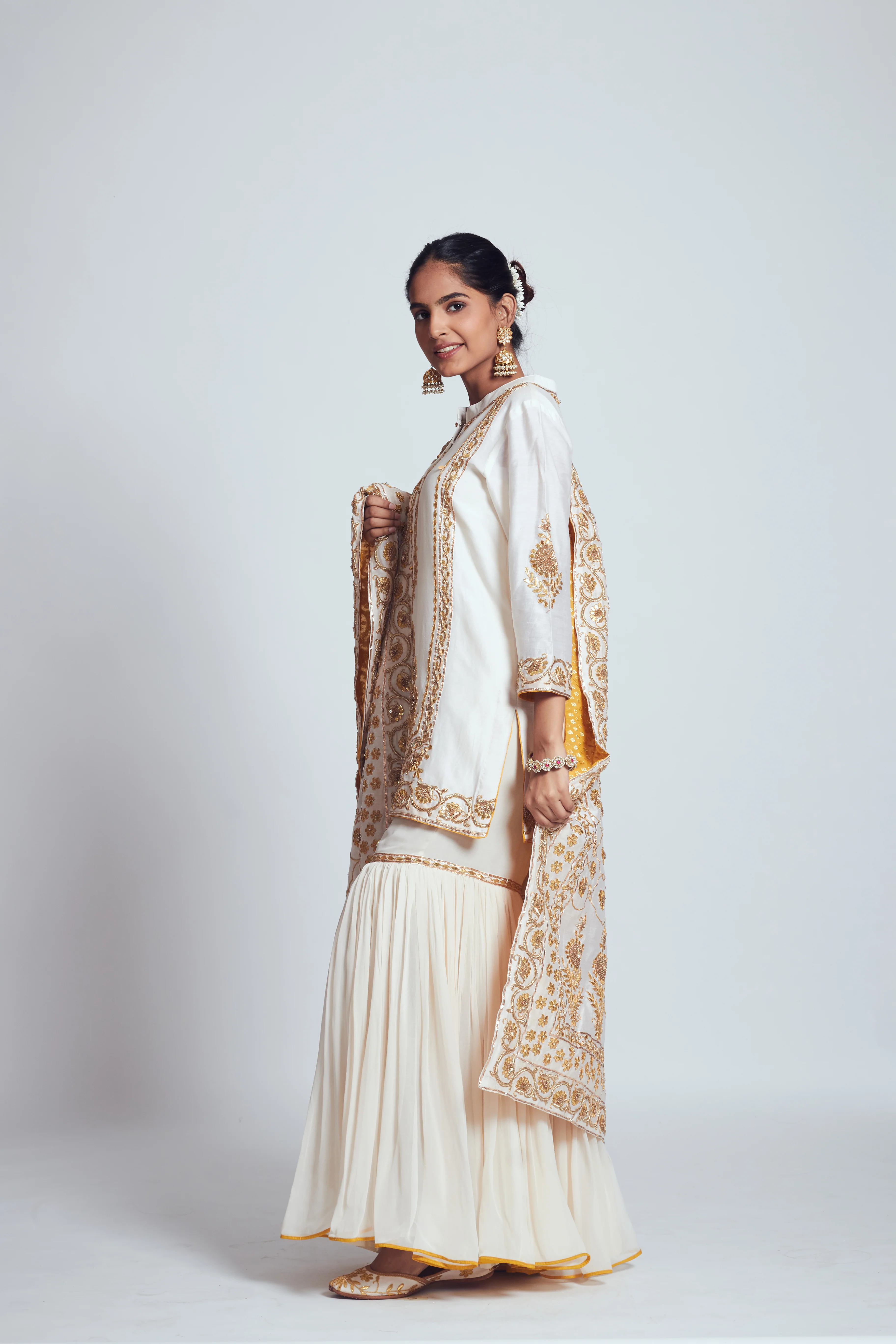 Safia- Daisy ivory gota patti & dabka zardozi work kurta garara - Image 3